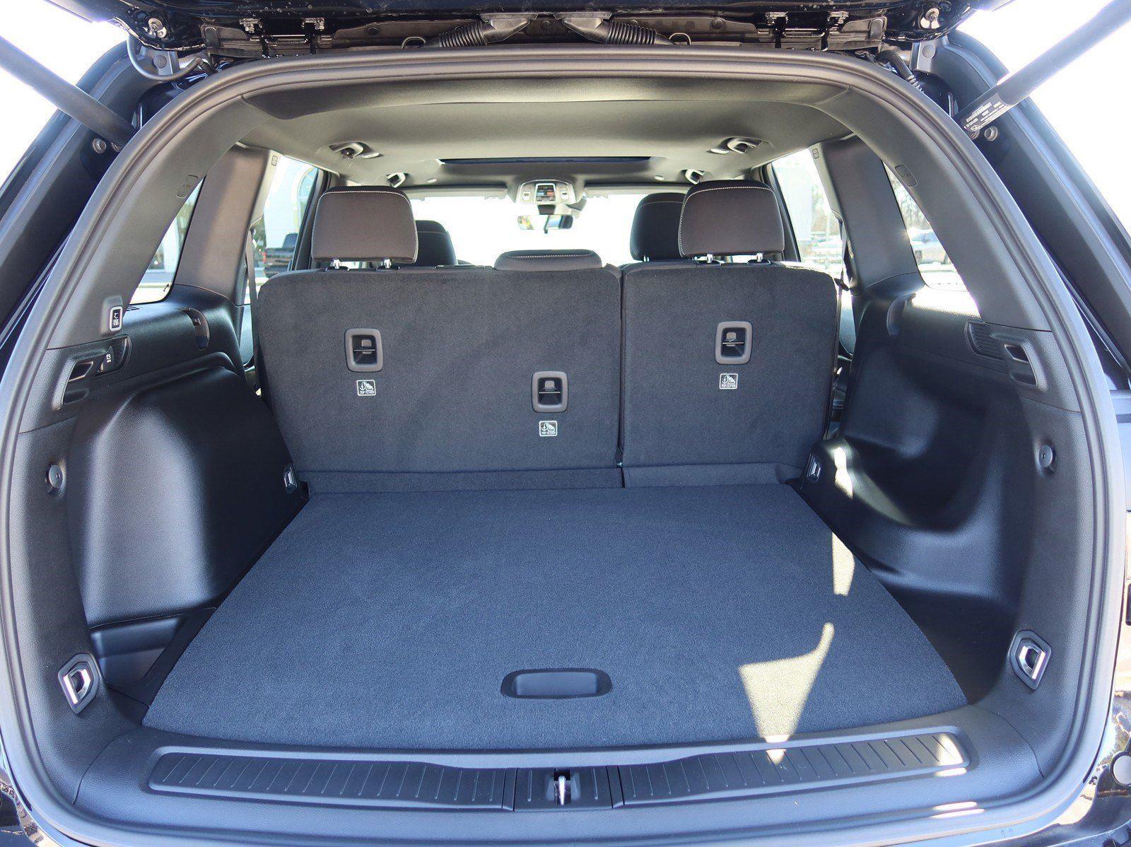 2025 Jeep Grand Cherokee Laredo X photo 3