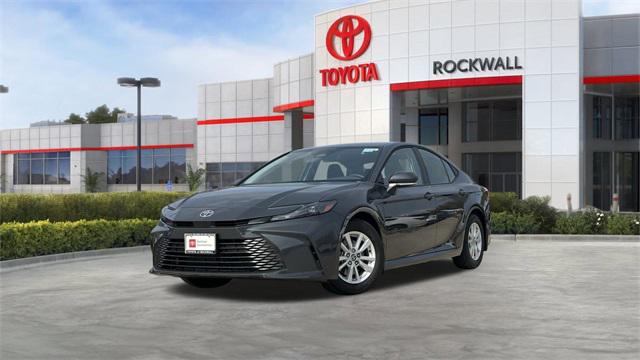 2026 Toyota Camry LE's photo