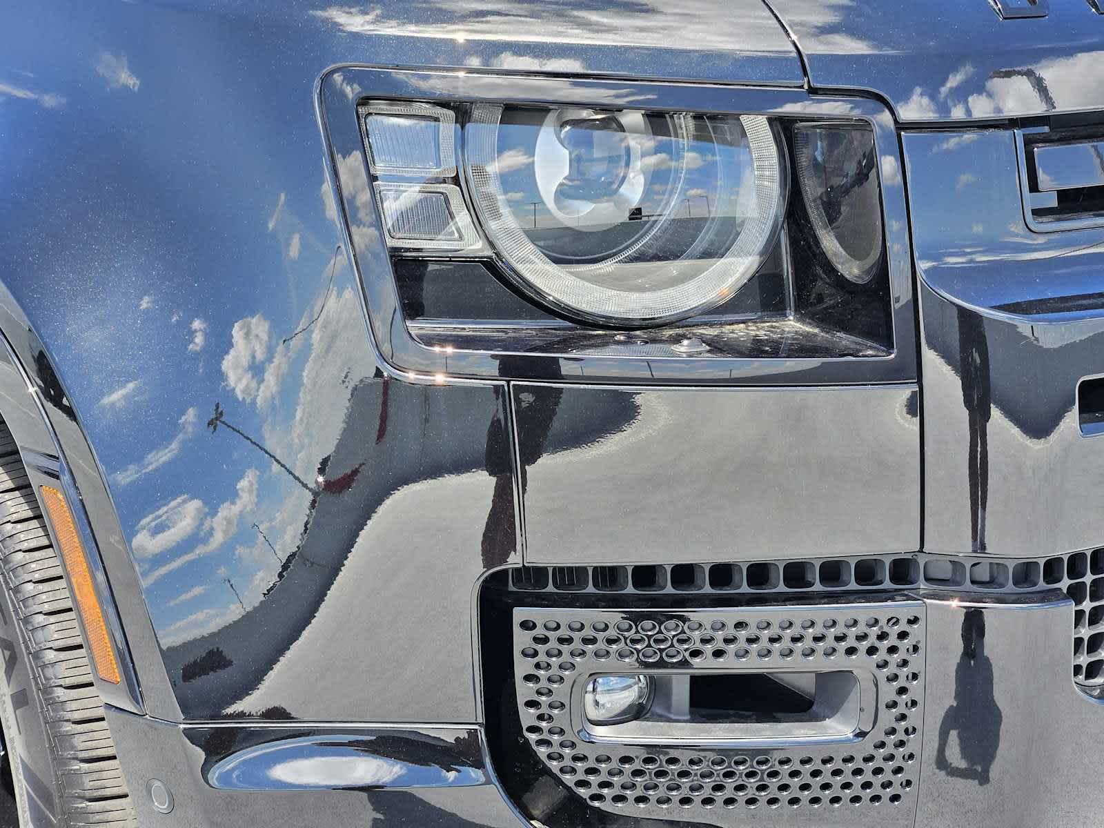 2025 Land Rover Defender 130 V8 photo 8