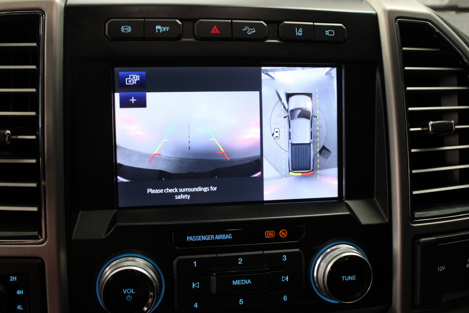 2020 Ford F-250 Platinum photo 4