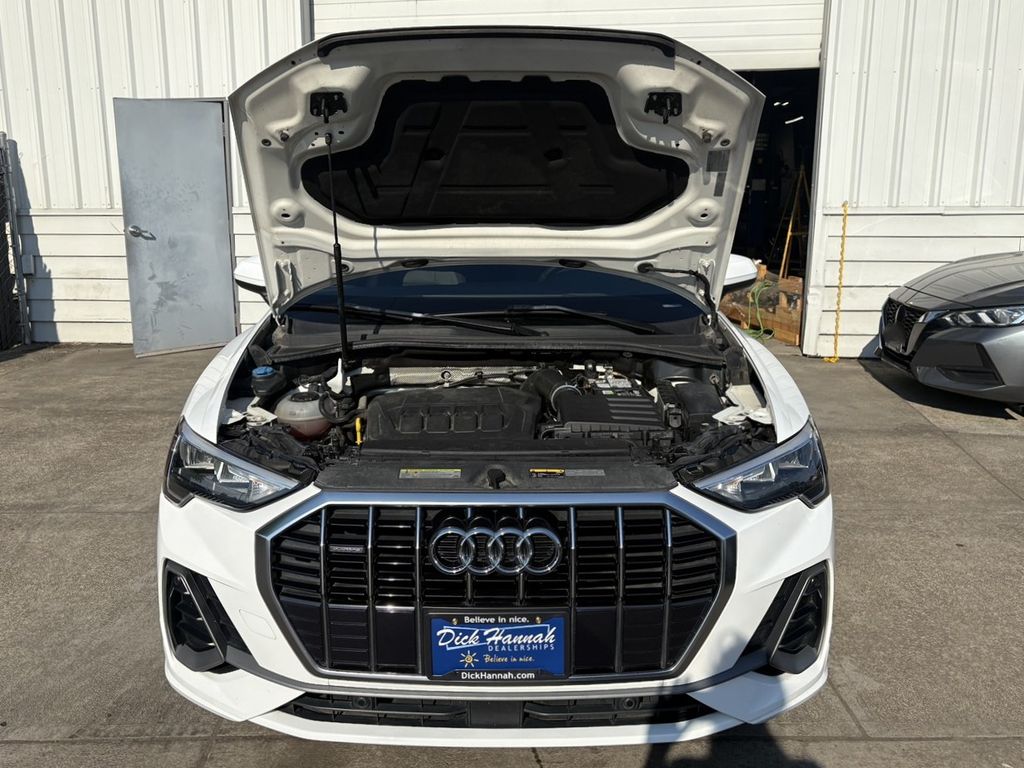 2021 Audi Q3 Premium S line photo 2