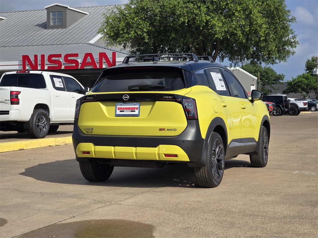 2025 Nissan Kicks SR photo 2