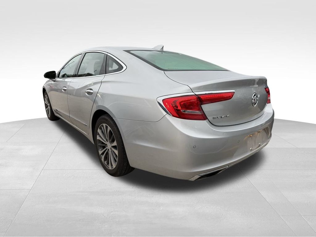 2017 Buick LaCrosse Essence photo 2