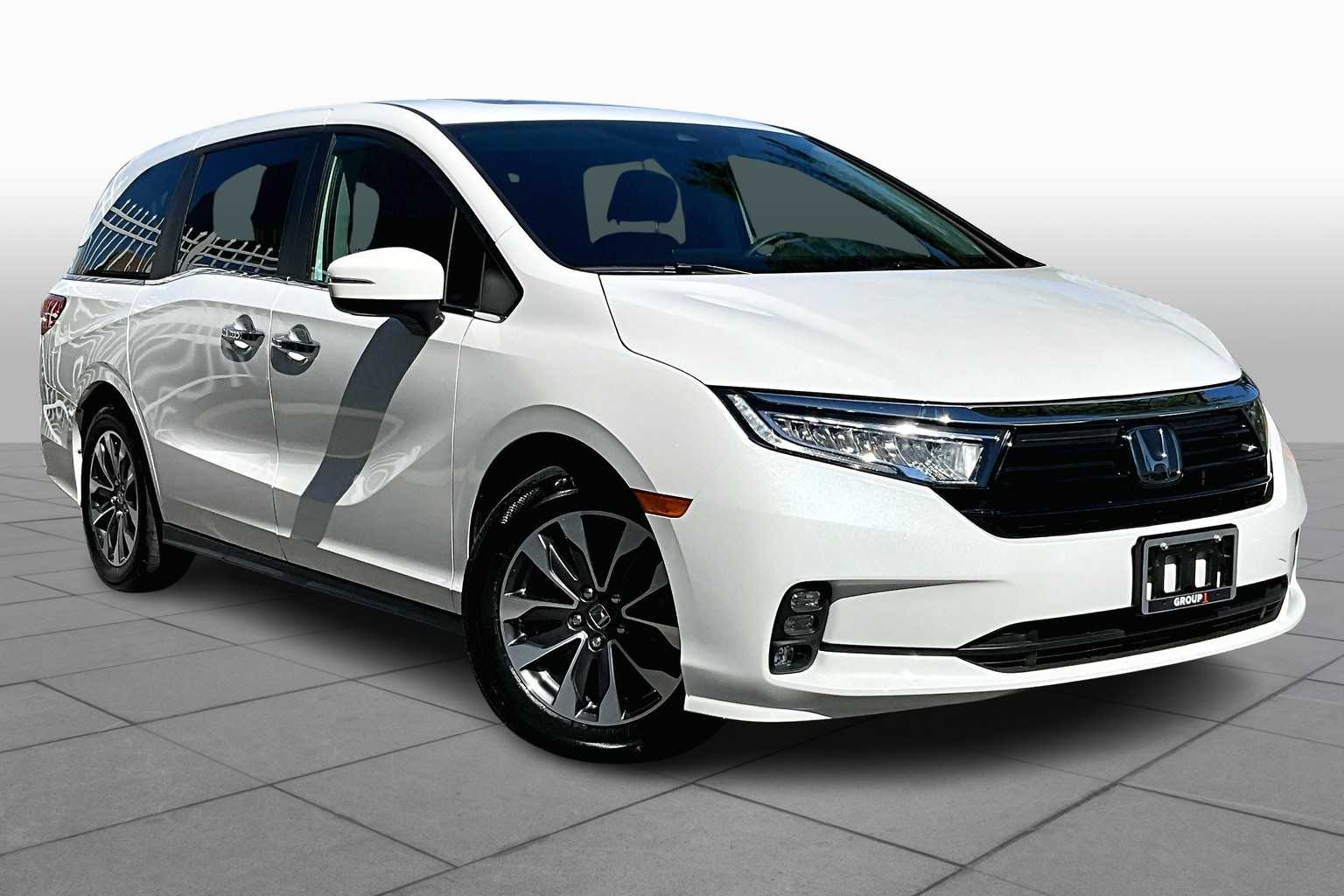 2023 Honda Odyssey EX-L photo 2