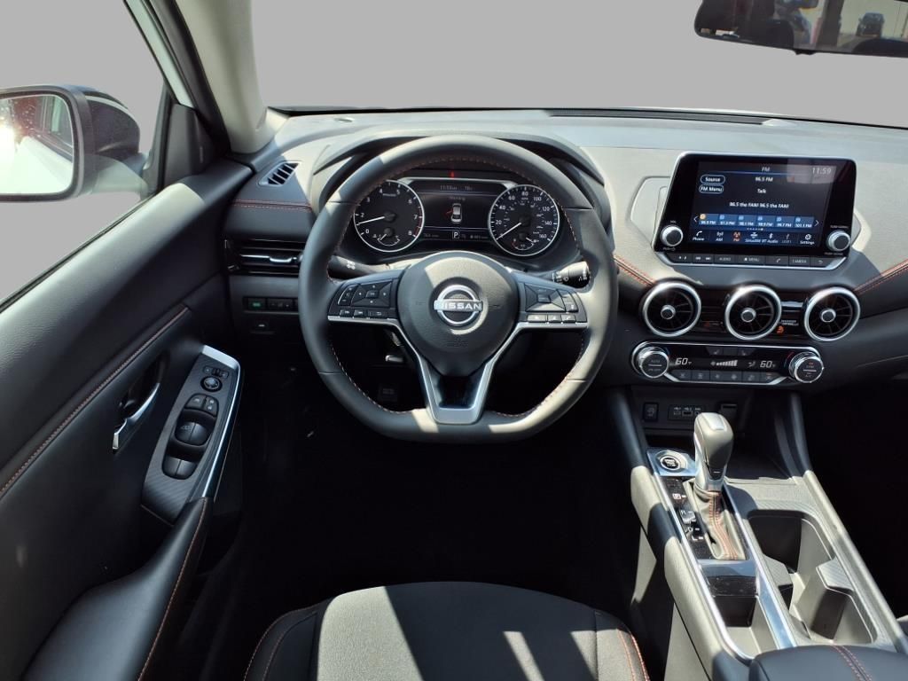 2025 Nissan Sentra SR photo 4