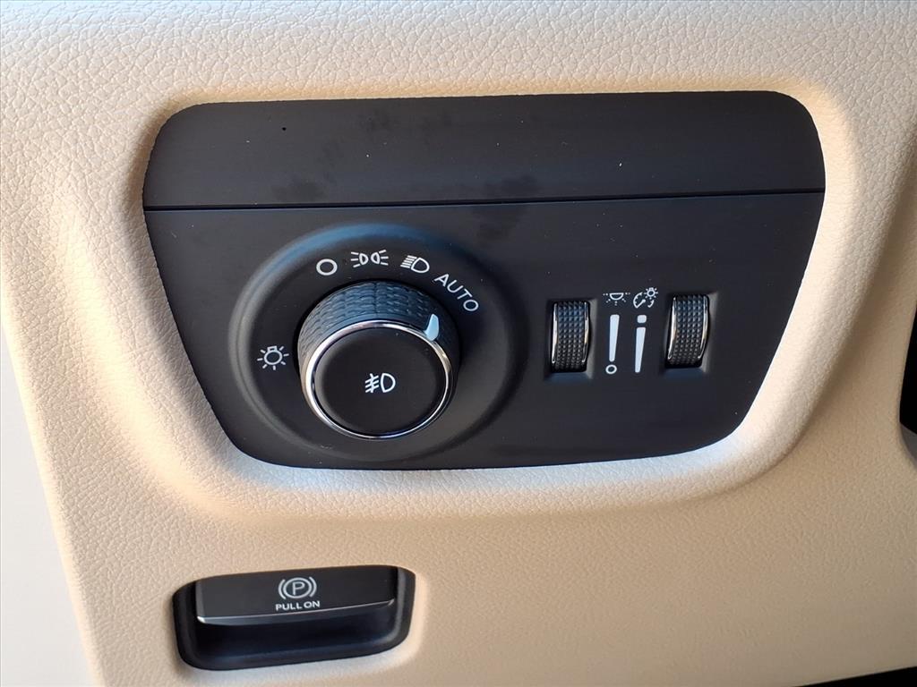 2021 Jeep Grand Cherokee Limited photo 6