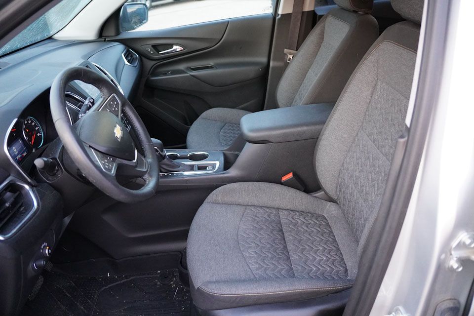 2022 Chevrolet Equinox LT photo 3