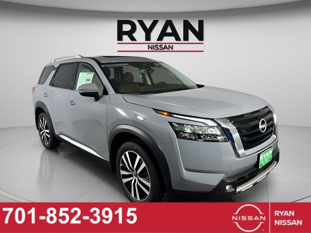 2025 Nissan Pathfinder Platinum's photo
