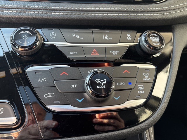 2026 Chrysler Pacifica Limited photo 22