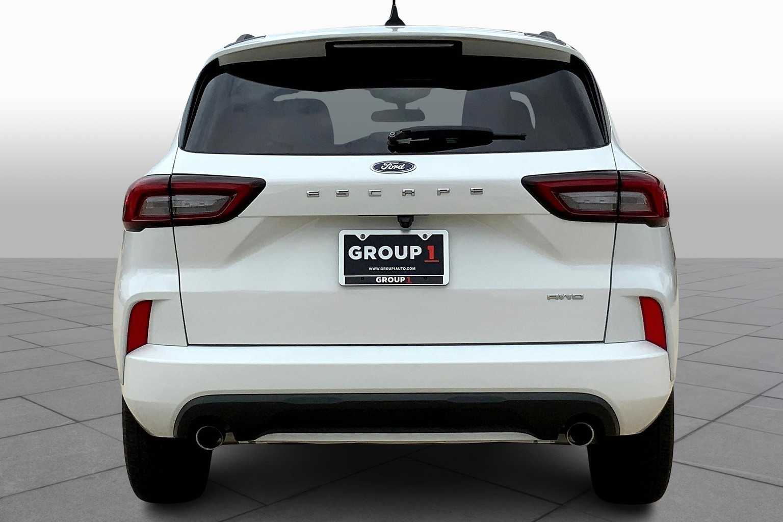 2023 Ford Escape ST-Line photo 4