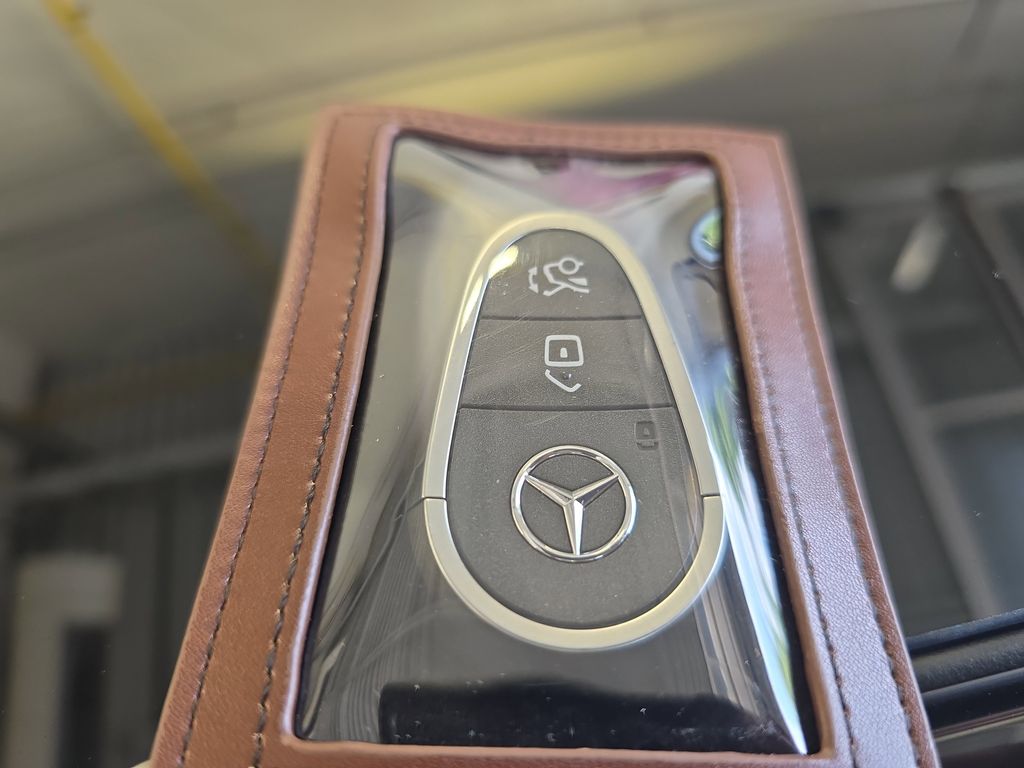 2025 Mercedes Benz C 300 photo 33