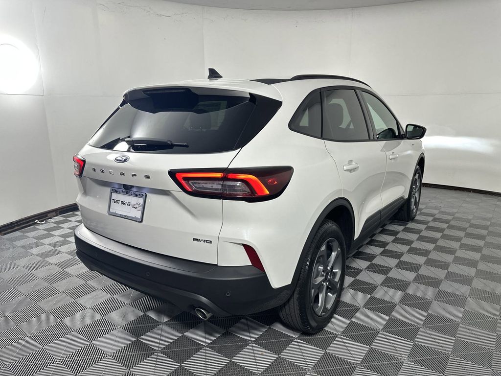 2025 Ford Escape ST-Line photo 7