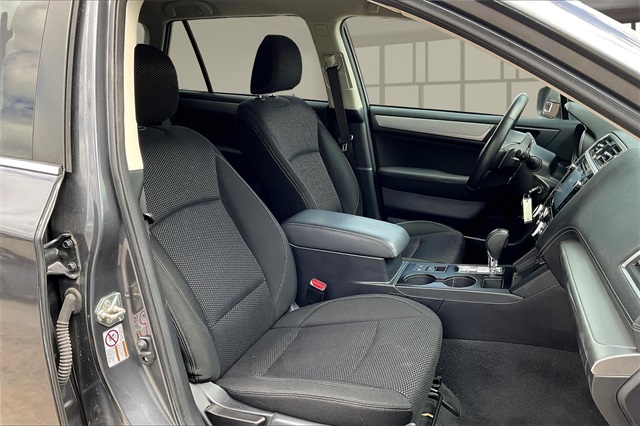 2018 Subaru Outback 2.5i Premium photo 8