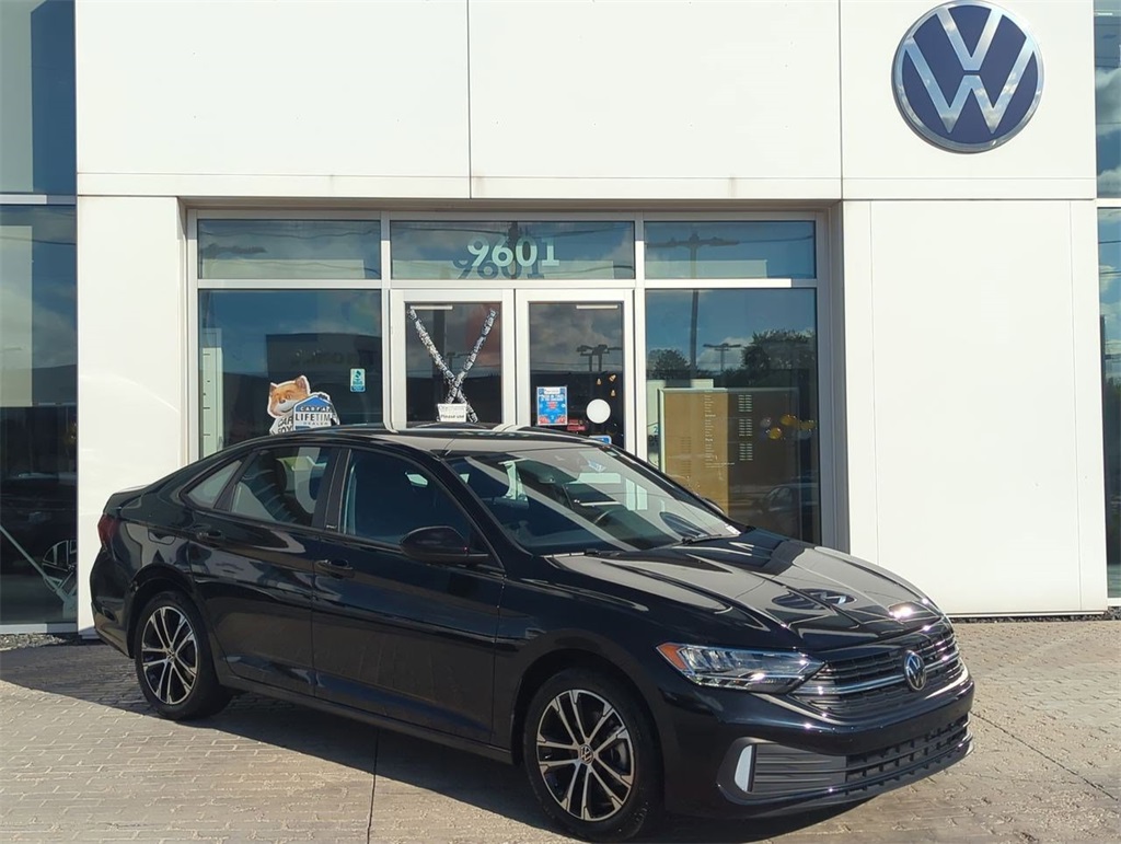 2024 Volkswagen Jetta 1.5T Sport photo 2