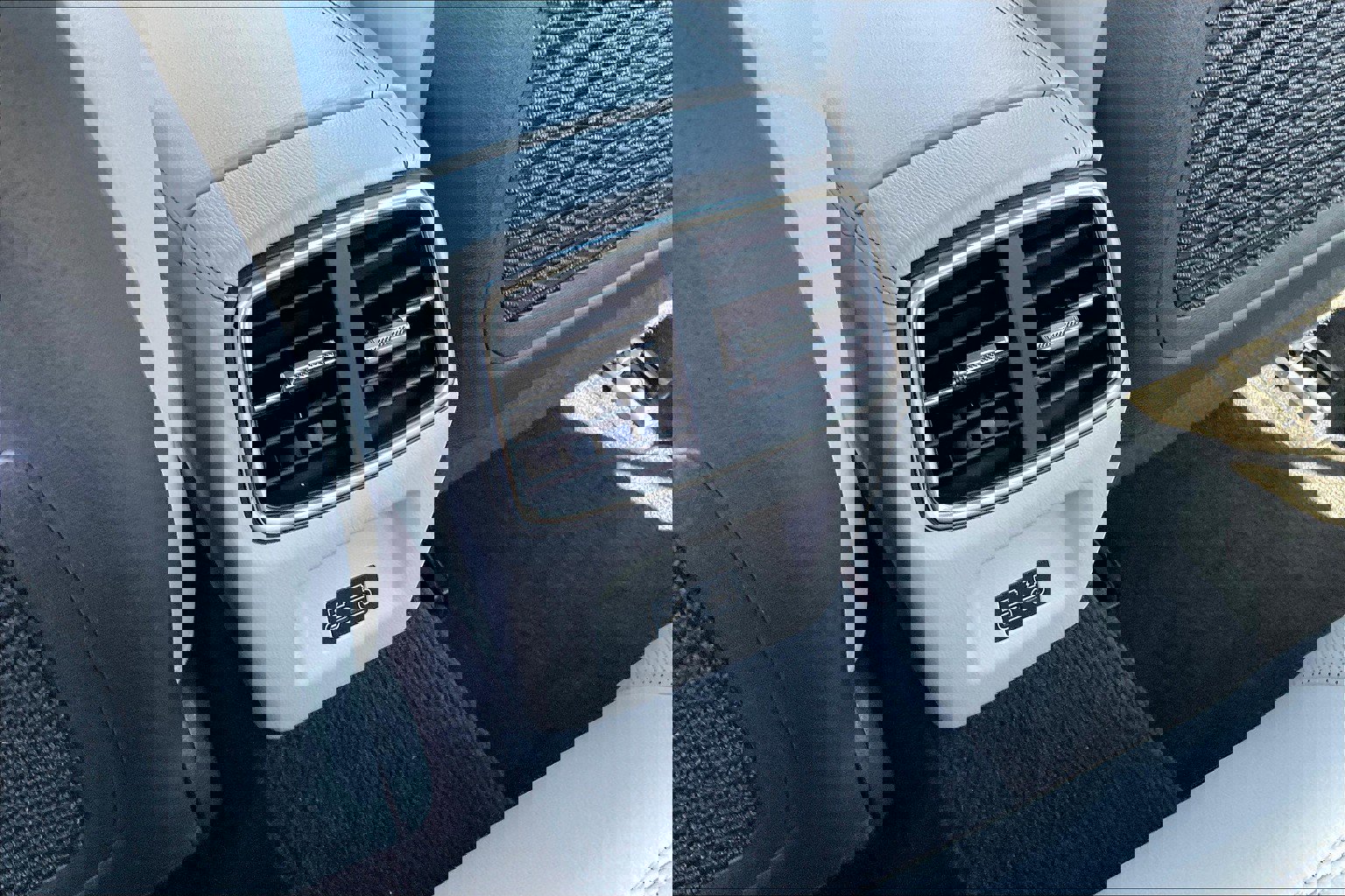 2025 Genesis G70 2.5T photo 31