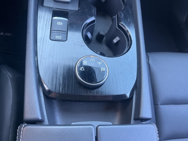 2023 Nissan Rogue SV photo 18