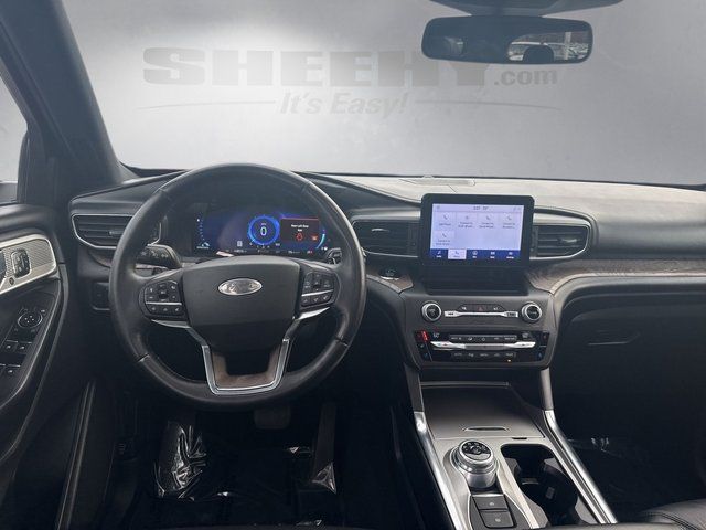 2020 Ford Explorer Platinum photo 2