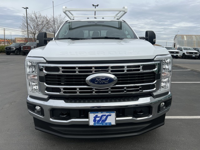 2025 Ford F-350 XL photo 3