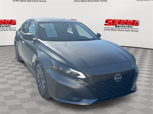 2024 Nissan Altima SV's photo