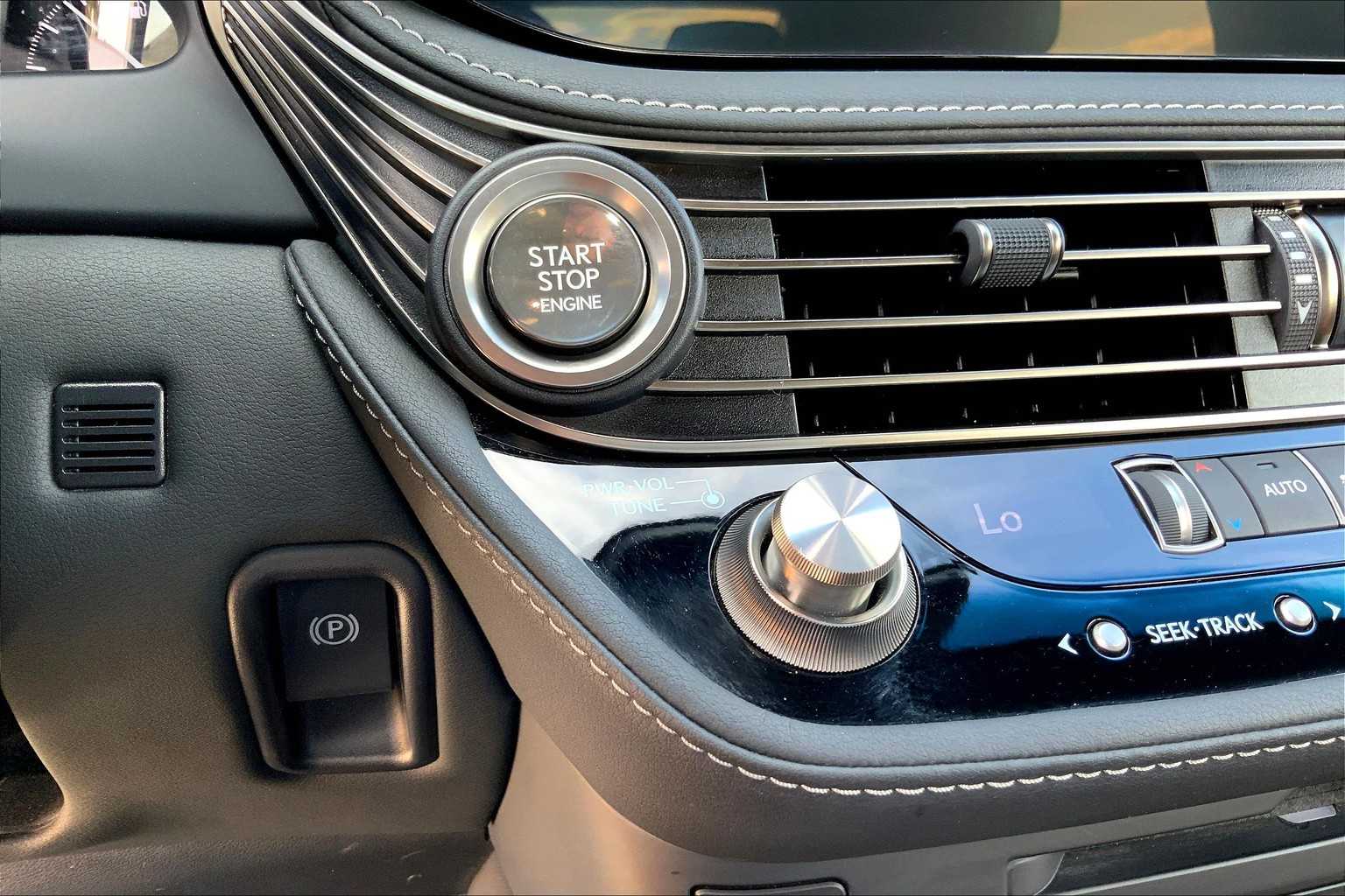 2022 Lexus LS 500 photo 30