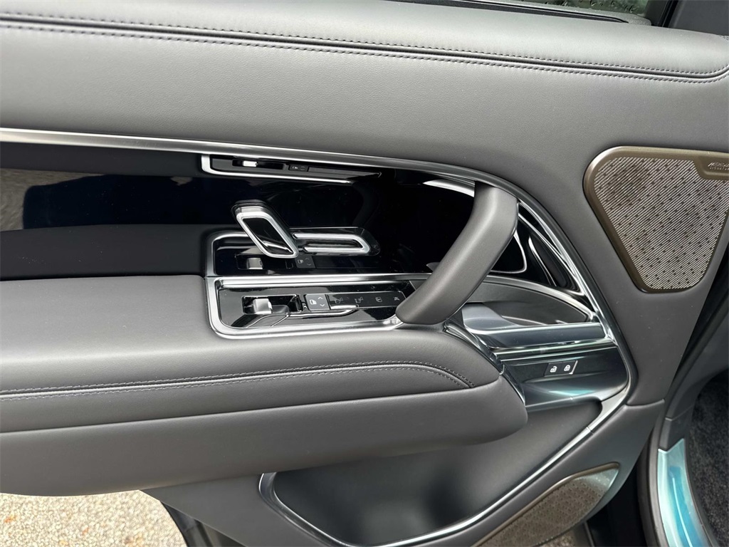 2025 Land Rover Range Rover Autobiography photo 9