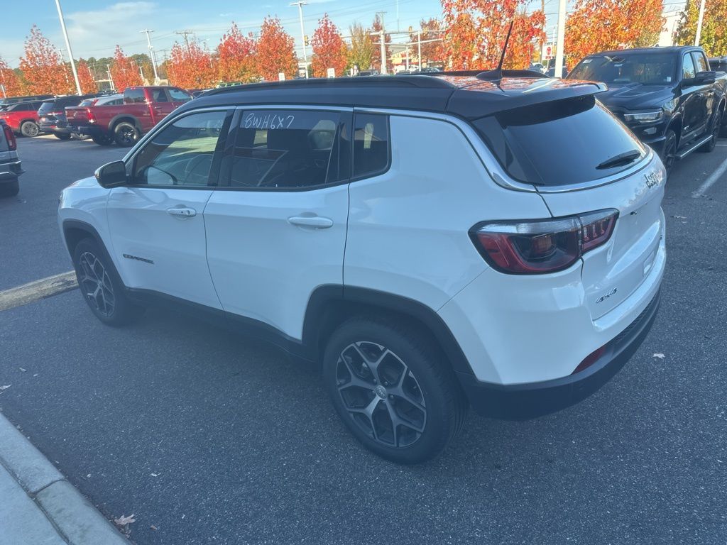 2024 Jeep Compass Limited photo 3