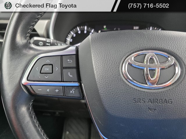 2021 Toyota Highlander XLE photo 11