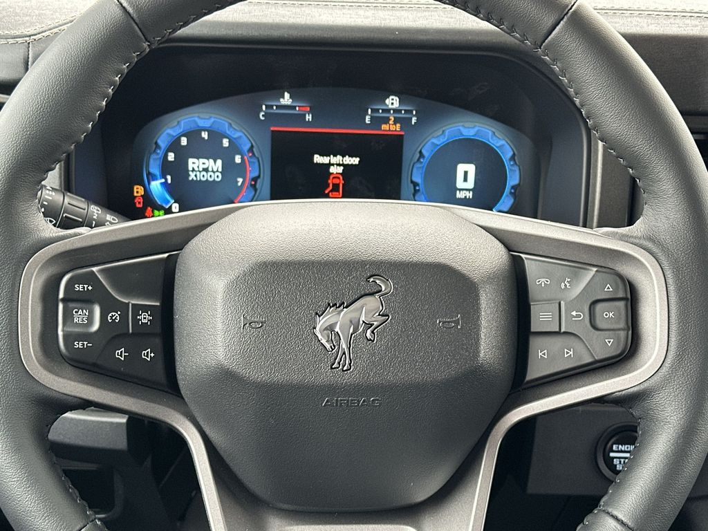 2025 Ford Bronco Badlands photo 13