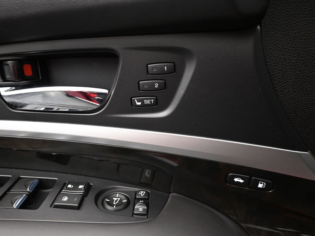 2020 Acura RLX Sport Hybrid Advance photo 13