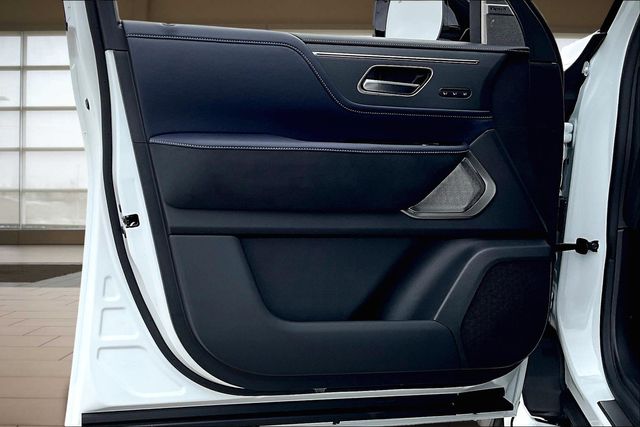 2026 Infiniti QX80 Sensory photo 23