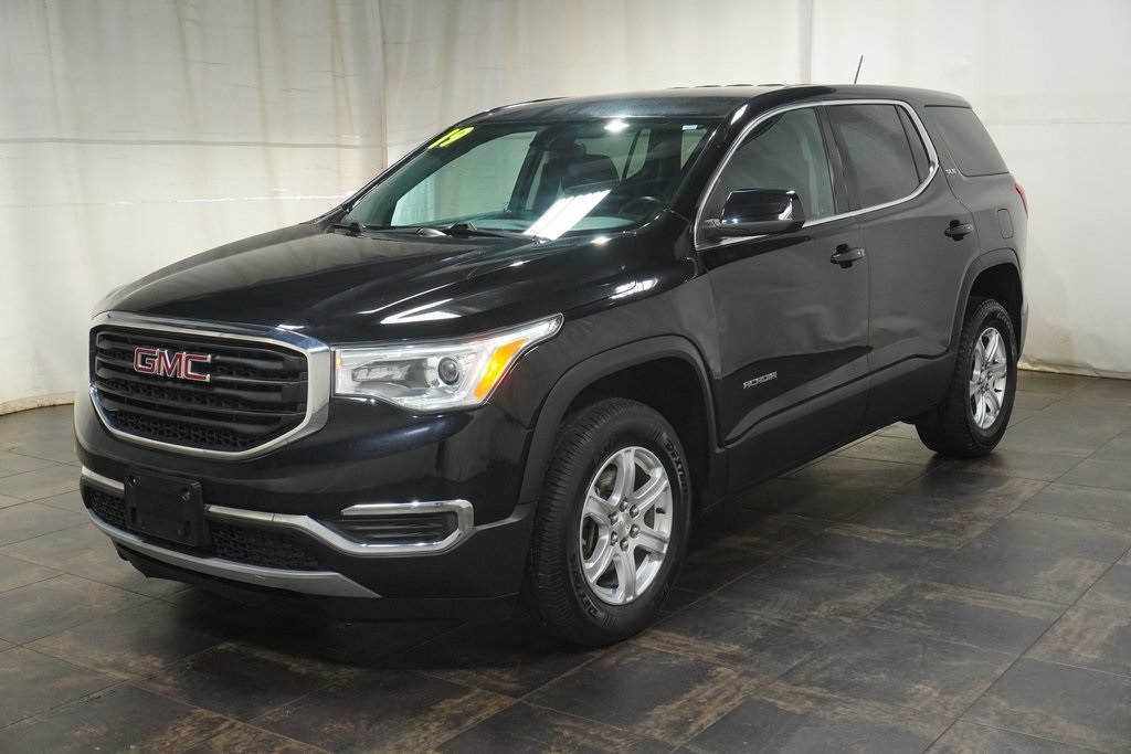 Used 2019 GMC Acadia SLE-1 with VIN 1GKKNRLAXKZ248293 for sale in Boardman, OH