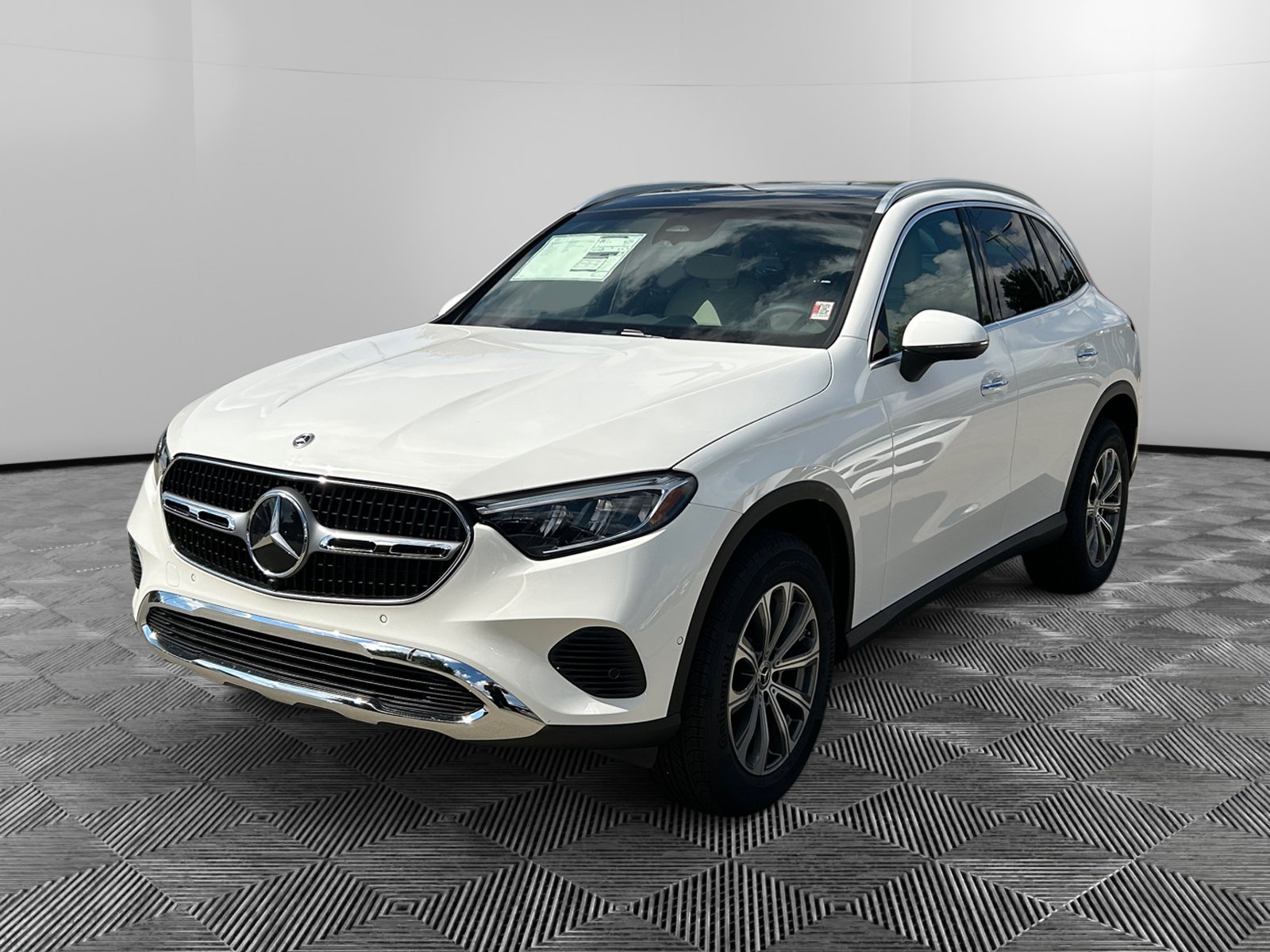 2025 Mercedes Benz GLC 300 4MATIC photo 6