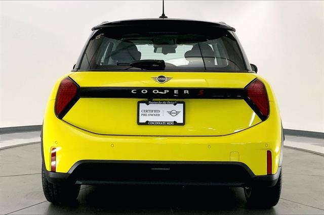 2025 Mini Cooper Signature photo 2