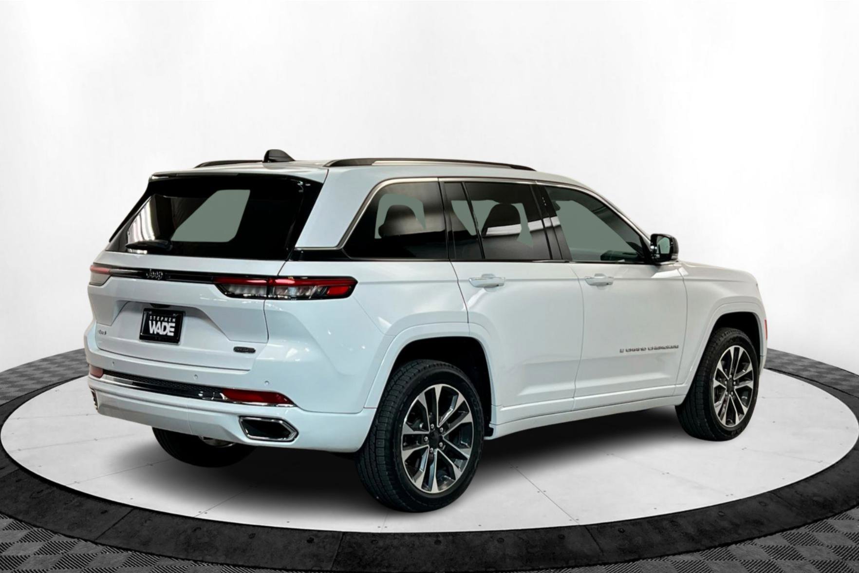 2023 Jeep Grand Cherokee Overland photo 5