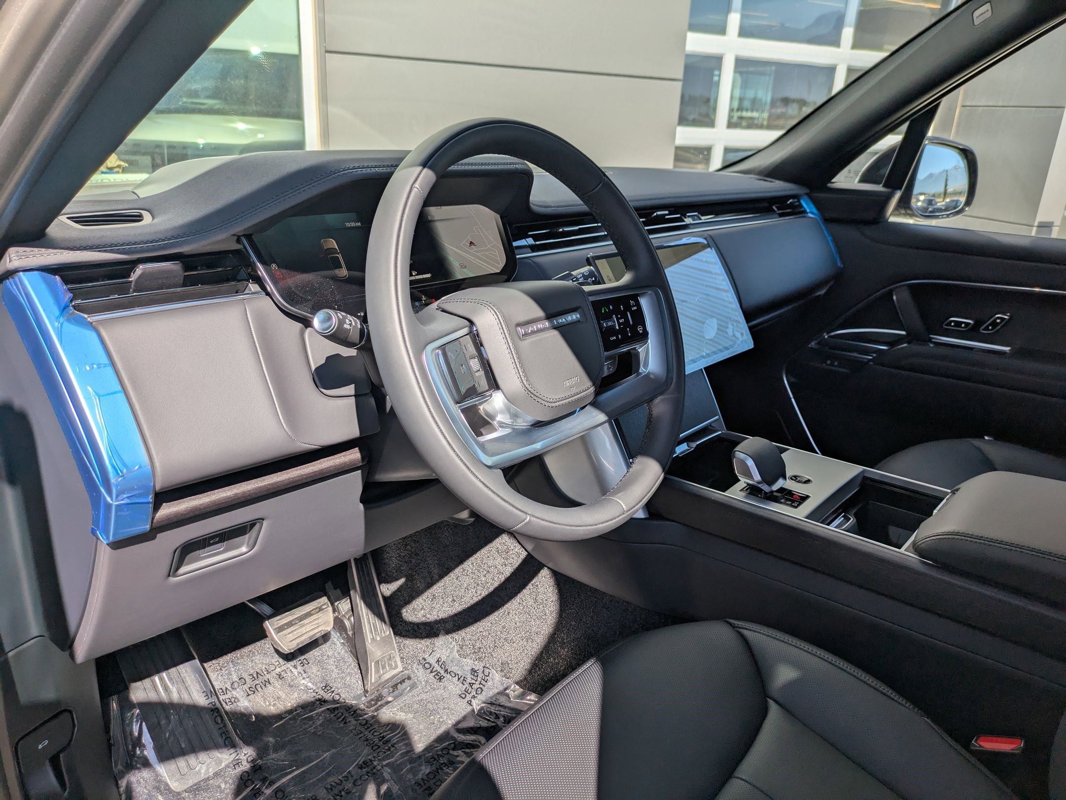 2025 Land Rover Range Rover SE photo 9