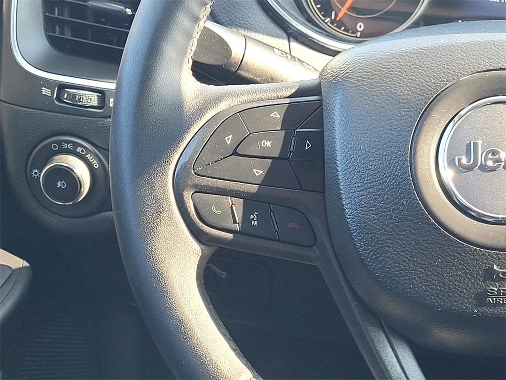 2023 Jeep Cherokee Trailhawk photo 25