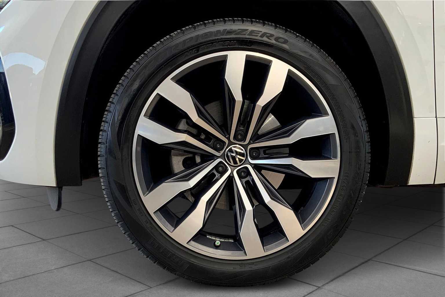 2021 Volkswagen Atlas V6 SEL R-Line photo 8