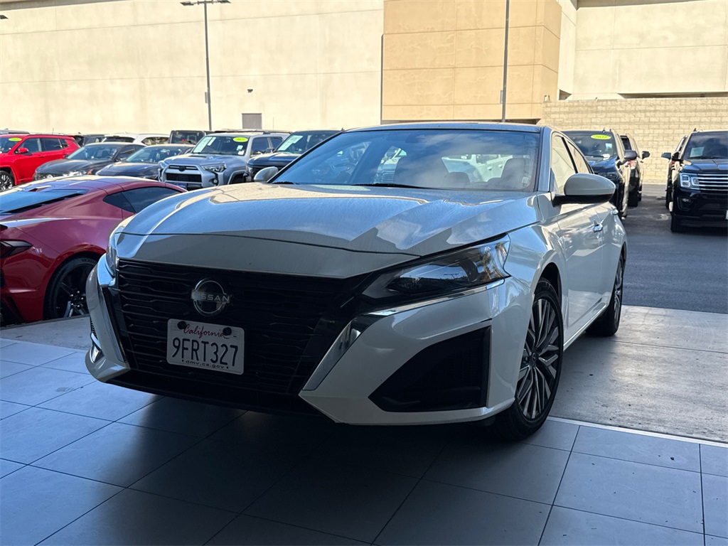 2023 Nissan Altima 2.5 SV photo 2