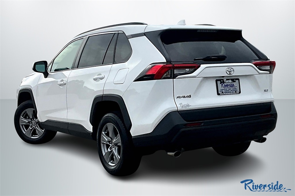 2022 Toyota RAV4 XLE photo 4