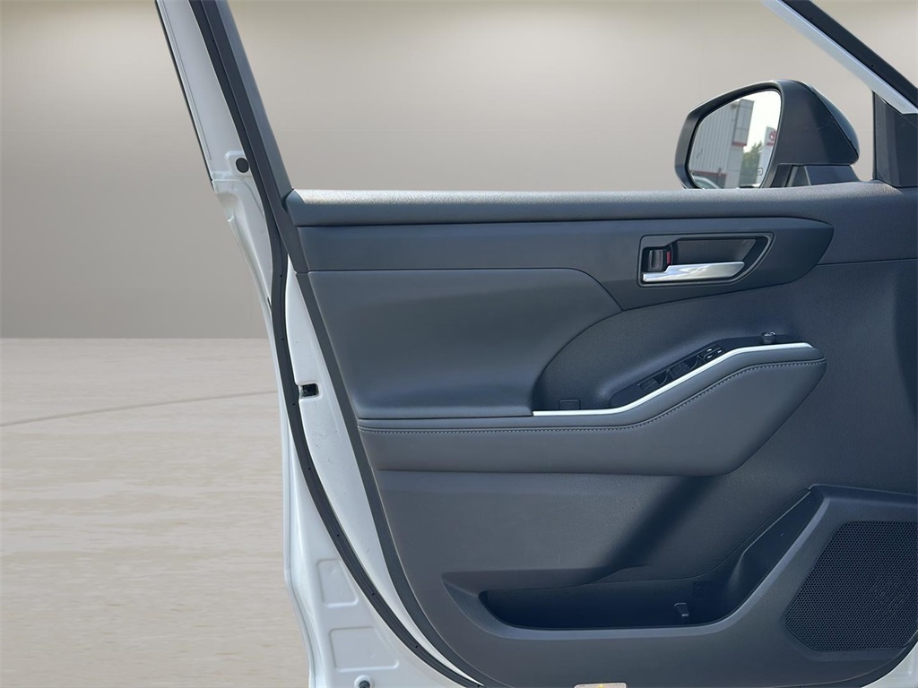 2023 Toyota Highlander XSE photo 14