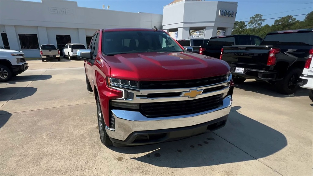 2021 Chevrolet Silverado 1500 LT photo 3