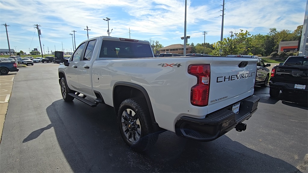 2024 Chevrolet Silverado 2500HD Custom photo 2