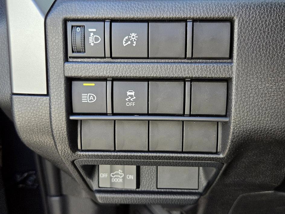 2025 Toyota Tacoma SR5 photo 26