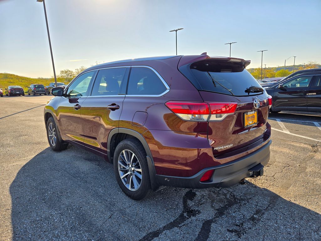 2017 Toyota Highlander SE XLE photo 5