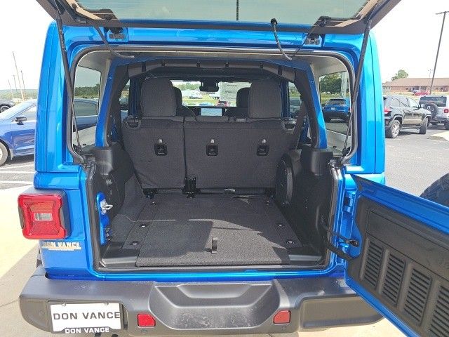 2024 Jeep Wrangler Sahara photo 21