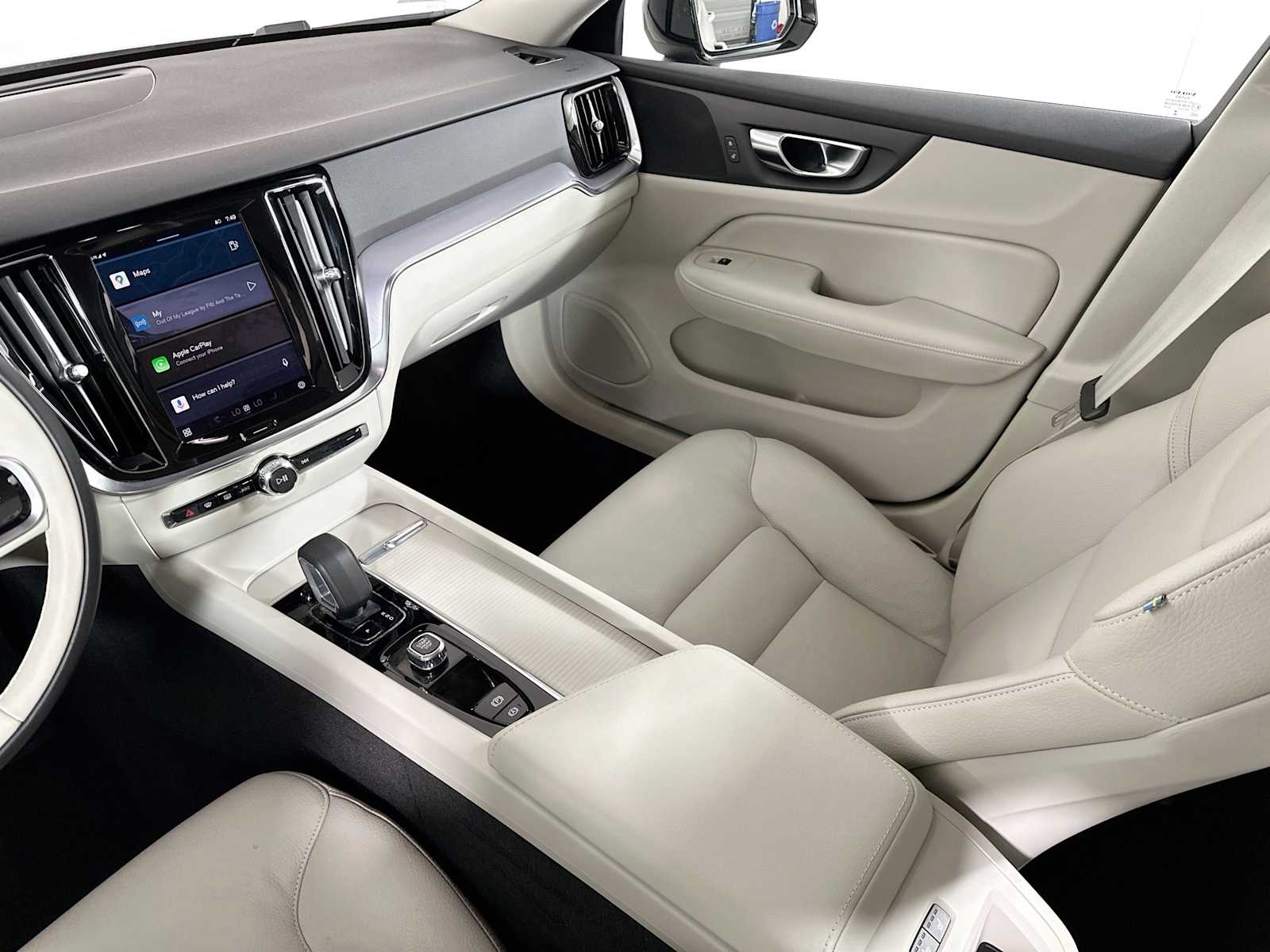 2025 Volvo S60 B5 Core photo 21
