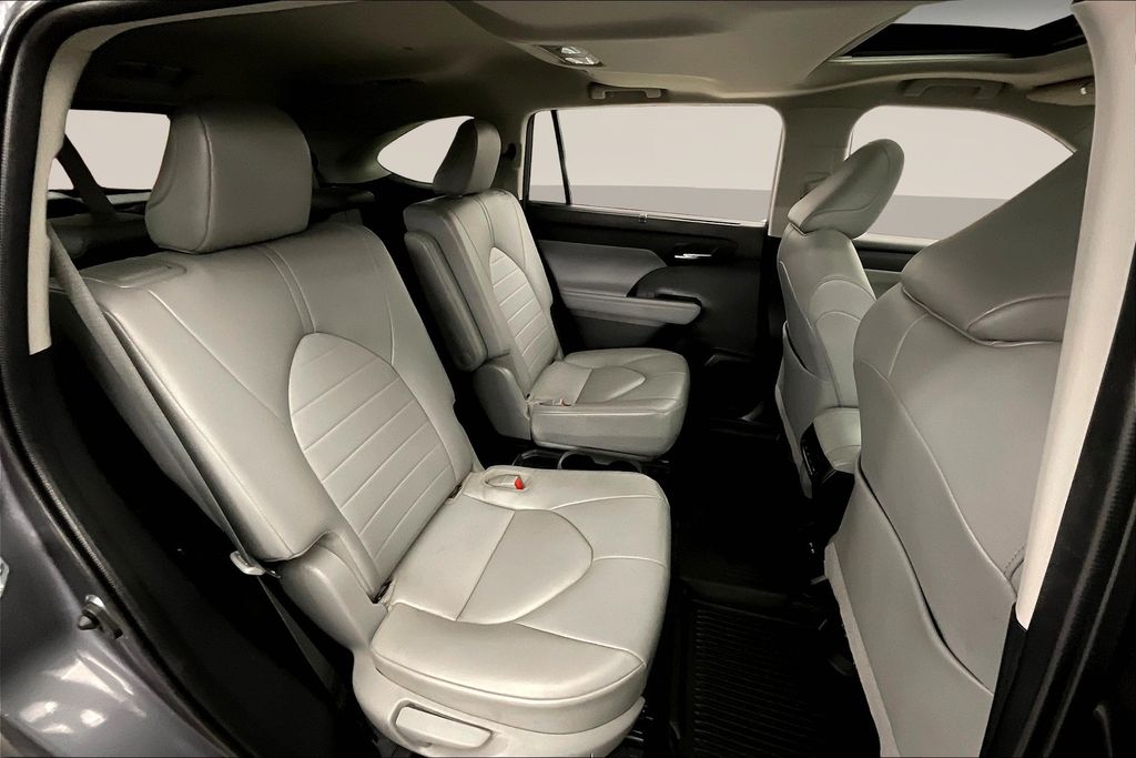 2021 Toyota Highlander Hybrid XLE photo 26