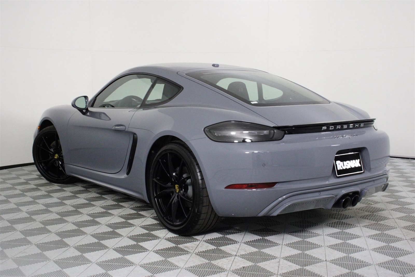 2025 Porsche Cayman photo 3