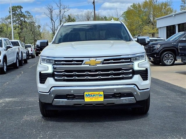 2025 Chevrolet Silverado 1500 LTZ photo 4