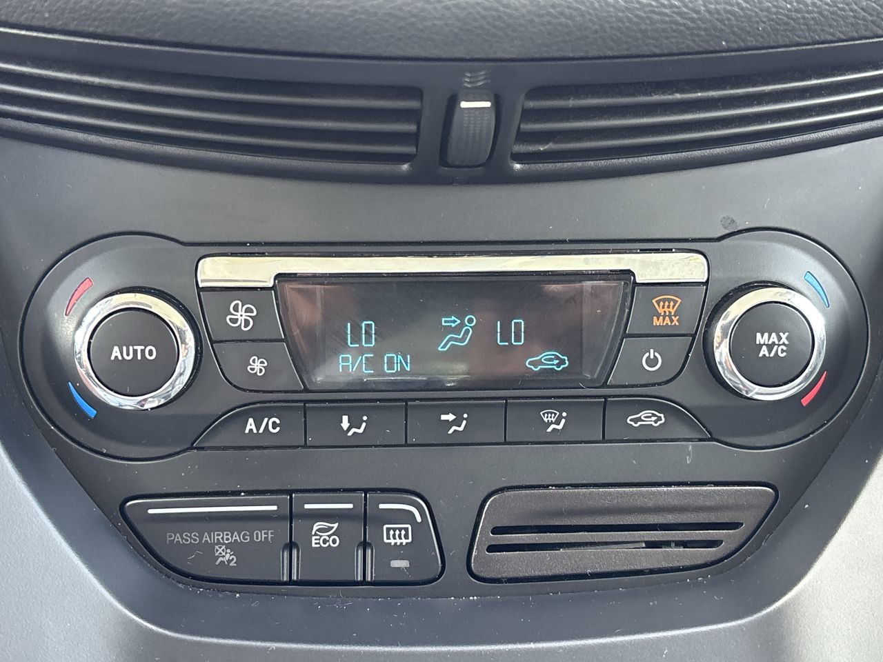 2016 Ford C-Max Hybrid SE photo 21